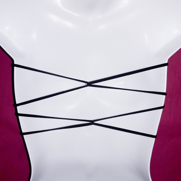 Black Lace Strappy Criss Cross Back Bandeau - Picture 5 of 5